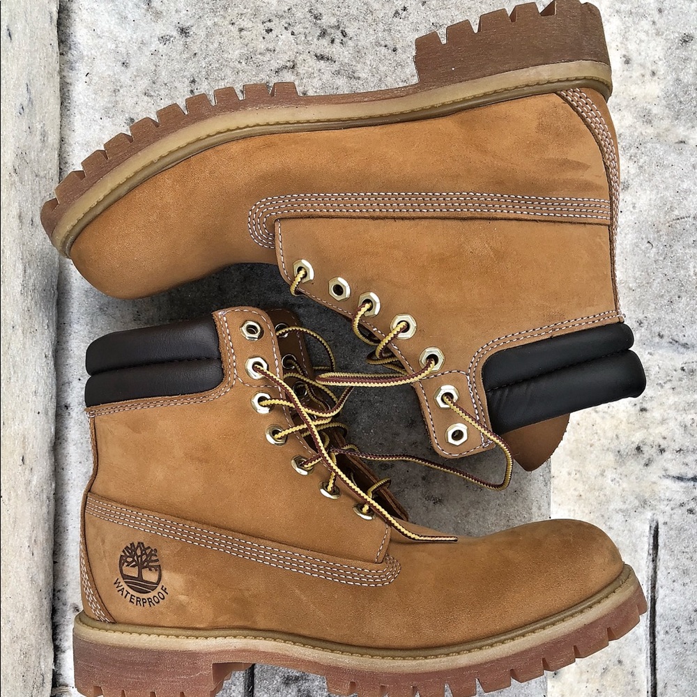 WORN ONCE - BOY’S TIMBERLAND WATERPROOF BOOTS - Picture 7 of 7